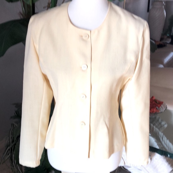 SZ 8 SOFT LEMON PANTSUIT JEANNE dAlbray MADE IN FRANCE LIKE NEW - Picture 2 of 6